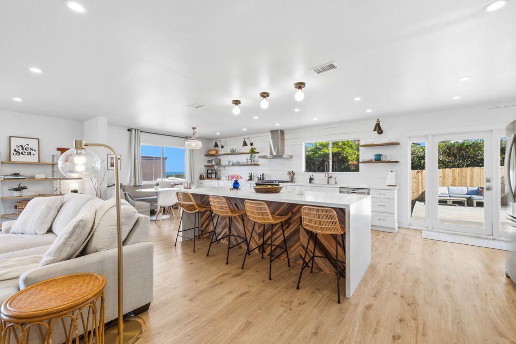Del Mar · Great room