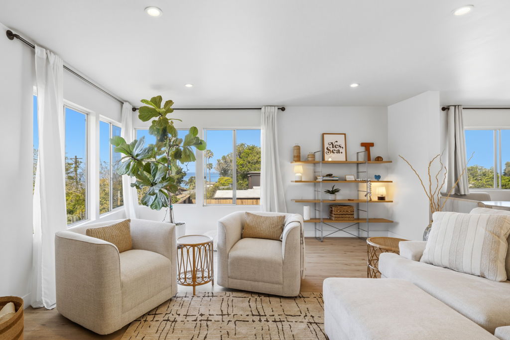 Del Mar · Living room