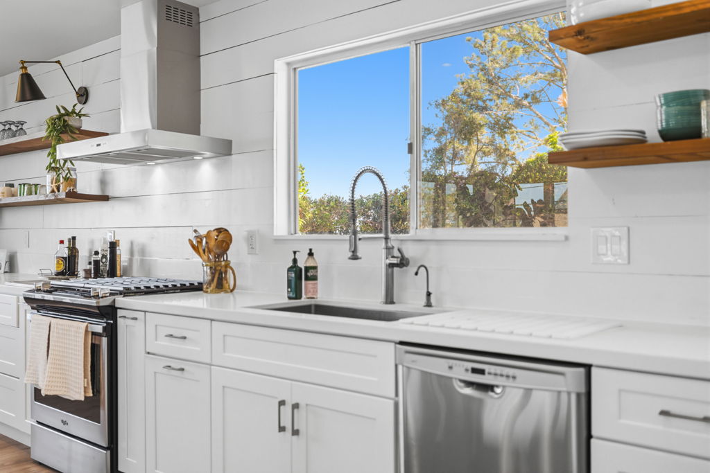 Del Mar · Kitchen