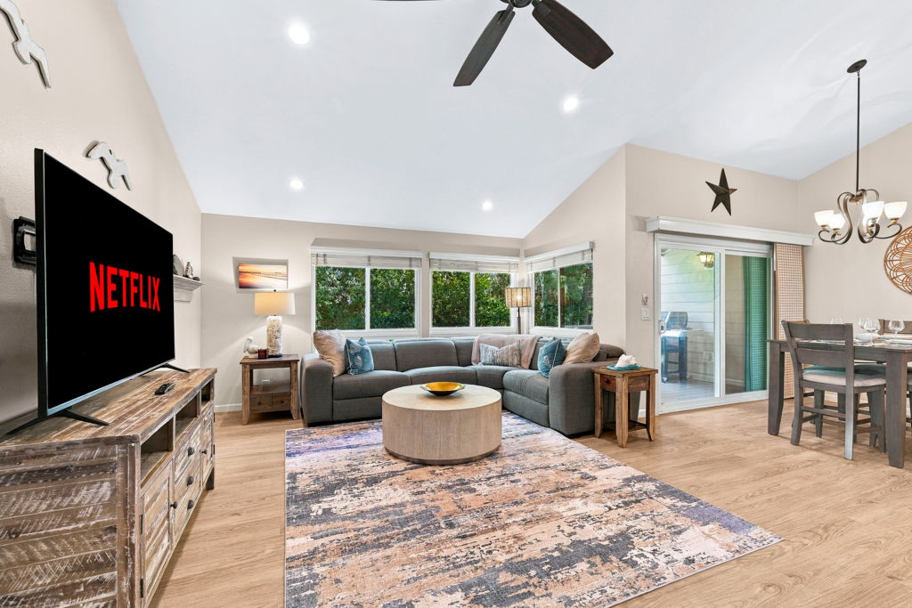 Encinitas · Living room