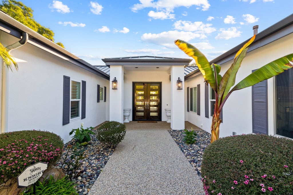 Fallbrook · Entry