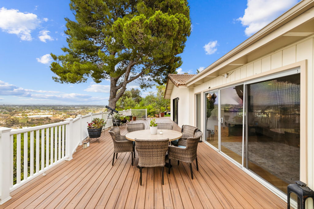 La Jolla · Deck