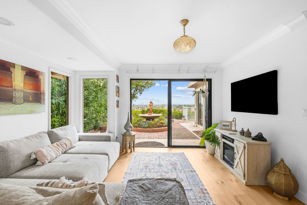 La Jolla · Living room