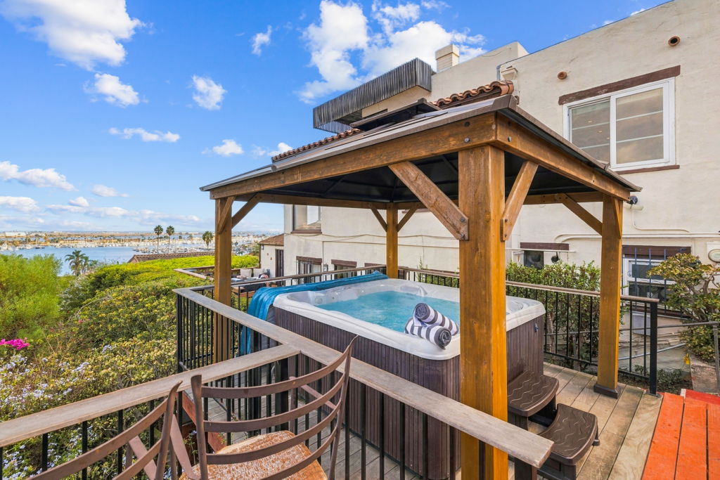 San Diego · Rooftop spa